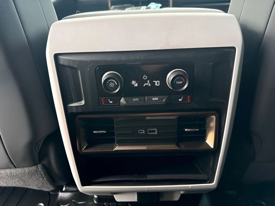 2024 GMC Hummer EV - Image 14 of 31