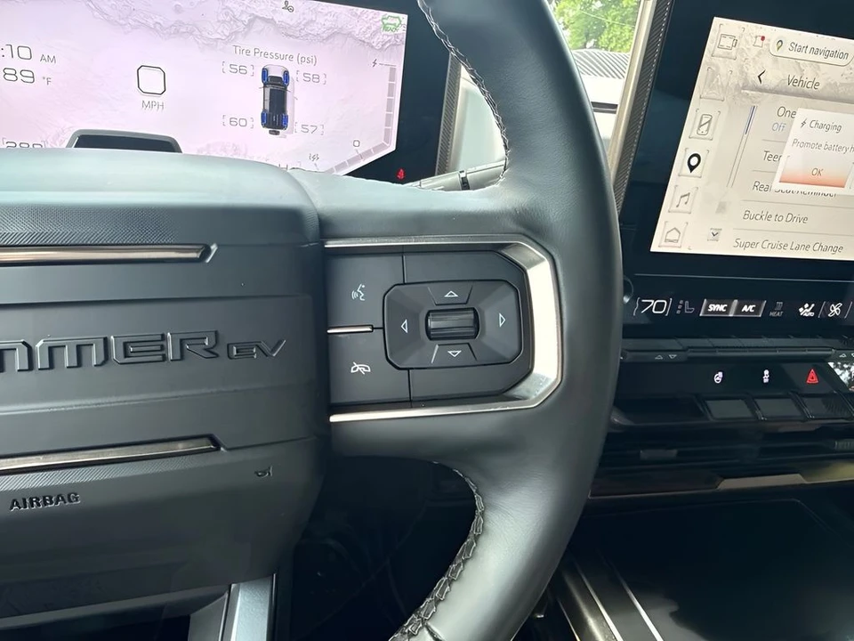 2024 GMC Hummer EV - Image 18 of 31