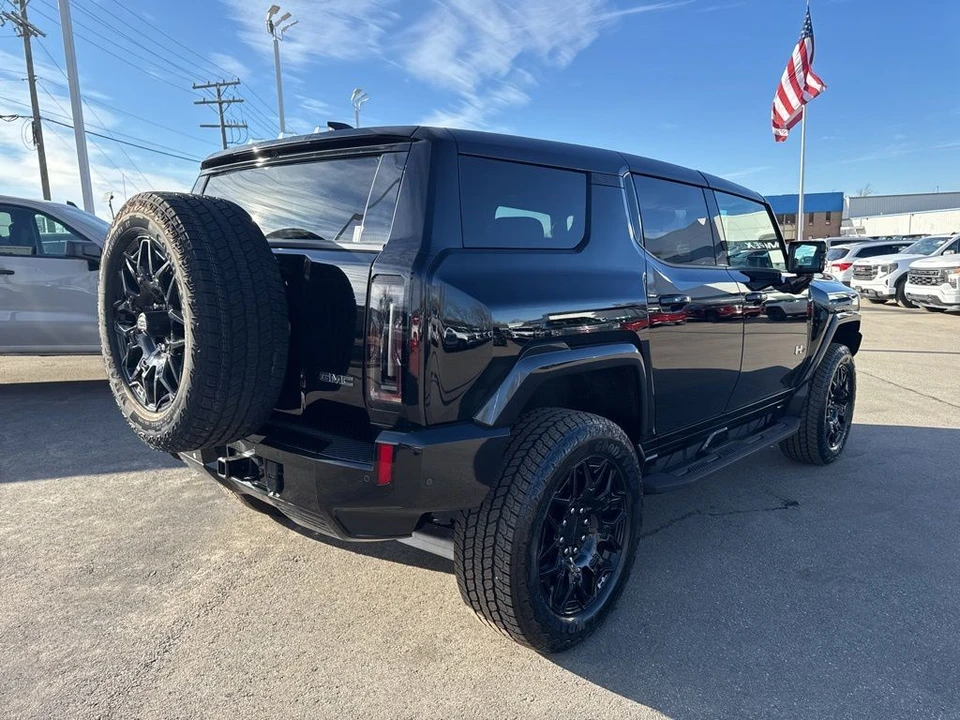 2024 GMC Hummer EV - Image 5 of 12