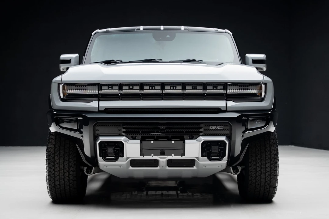 2024 GMC Hummer EV - Image 7 of 12