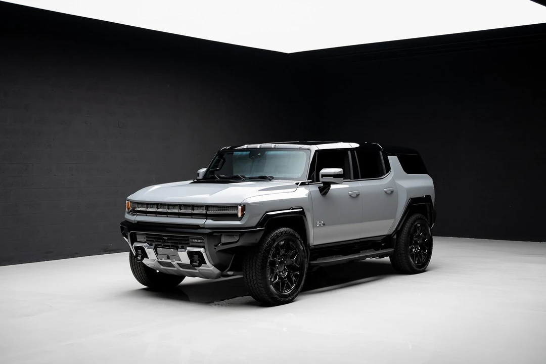 2024 GMC Hummer EV - Image 4 of 12