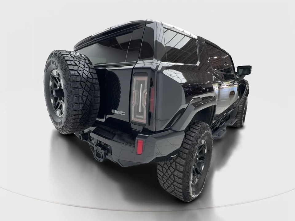 2024 GMC Hummer EV - Image 7 of 31