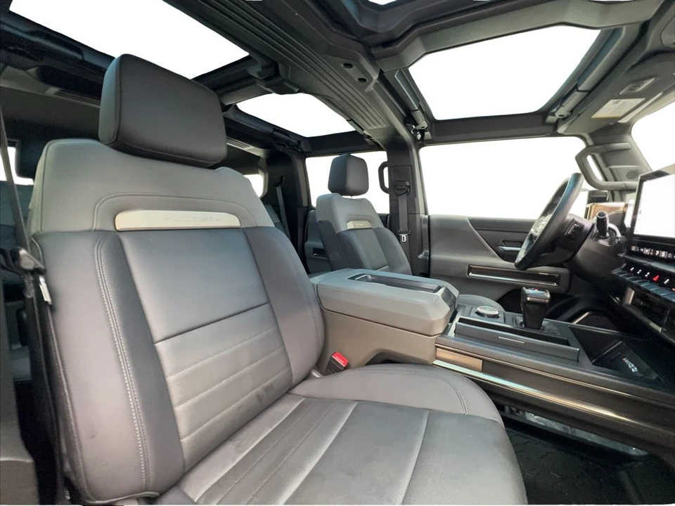 2024 GMC Hummer EV - Image 28 of 31