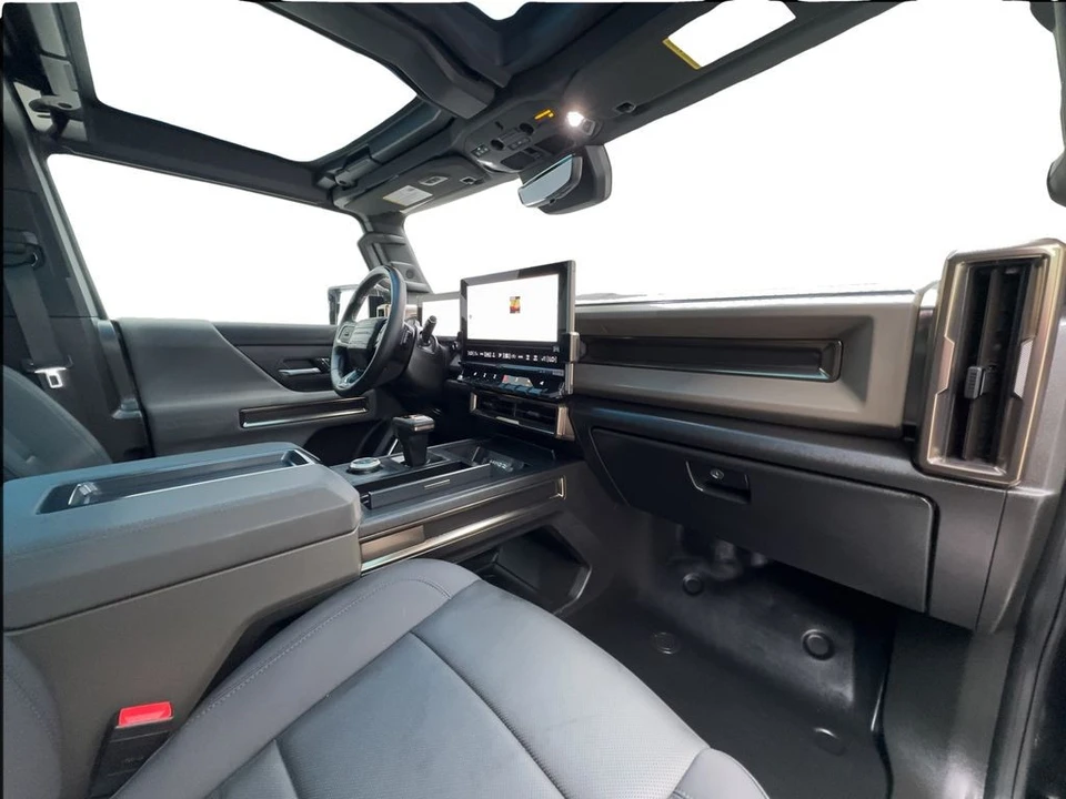 2024 GMC Hummer EV - Image 30 of 31