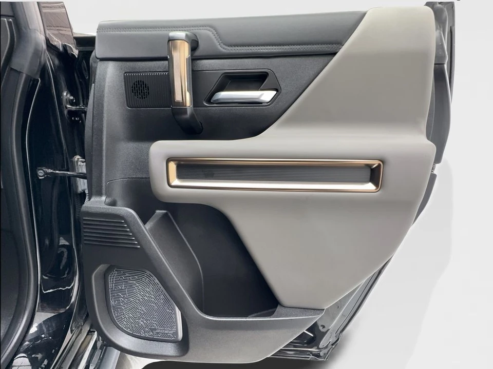 2024 GMC Hummer EV - Image 27 of 31
