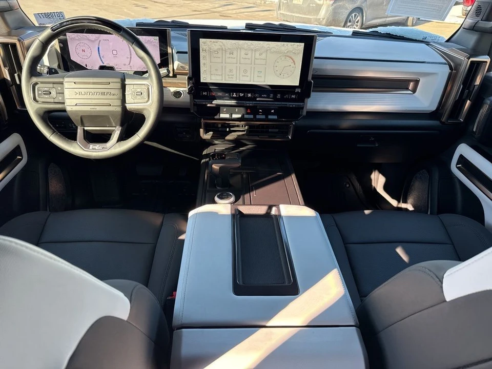 2024 GMC Hummer EV - Image 15 of 21