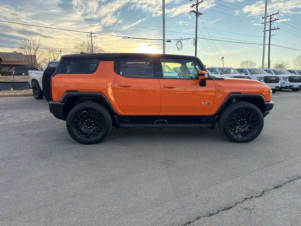 2024 GMC Hummer EV - Image 6 of 21