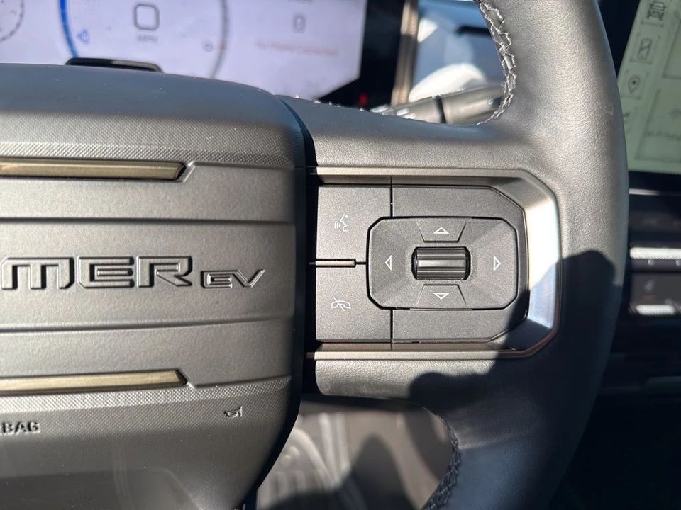 2024 GMC Hummer EV - Image 18 of 21