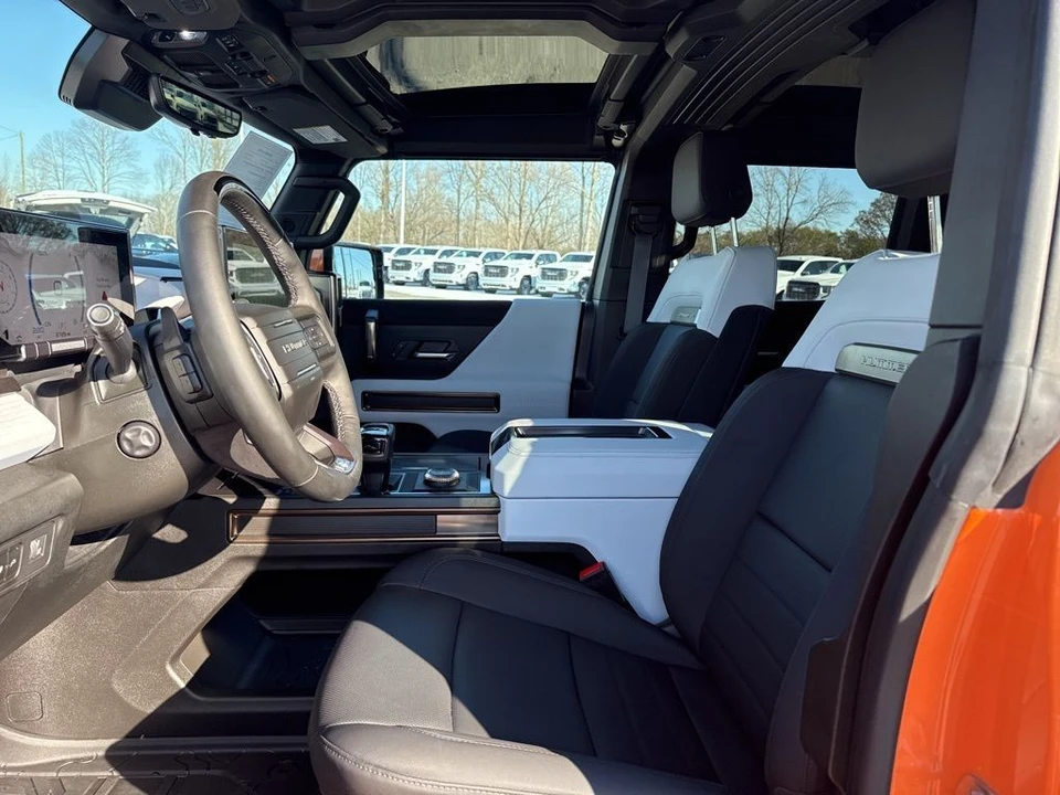 2024 GMC Hummer EV - Image 9 of 21