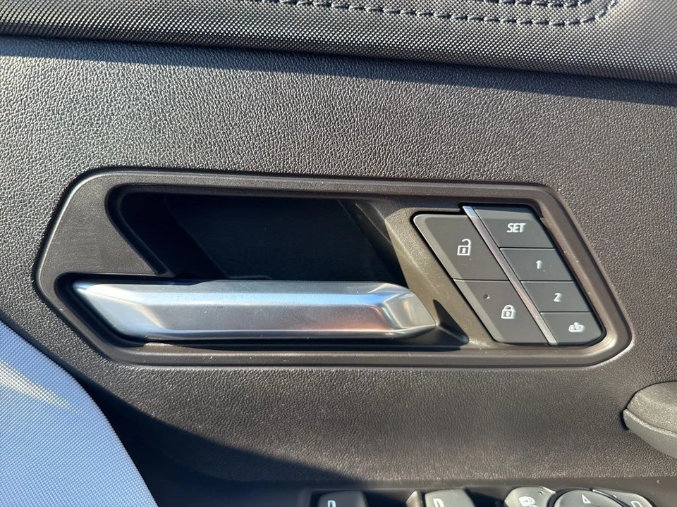 2024 GMC Hummer EV - Image 12 of 21