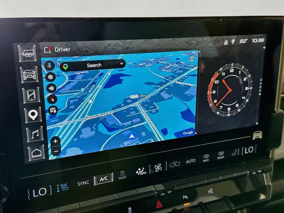 2024 GMC Hummer EV - Image 18 of 31