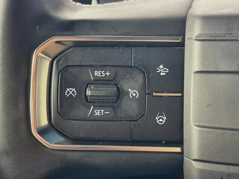 2024 GMC Hummer EV - Image 12 of 31