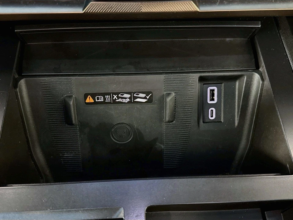 2024 GMC Hummer EV - Image 24 of 31