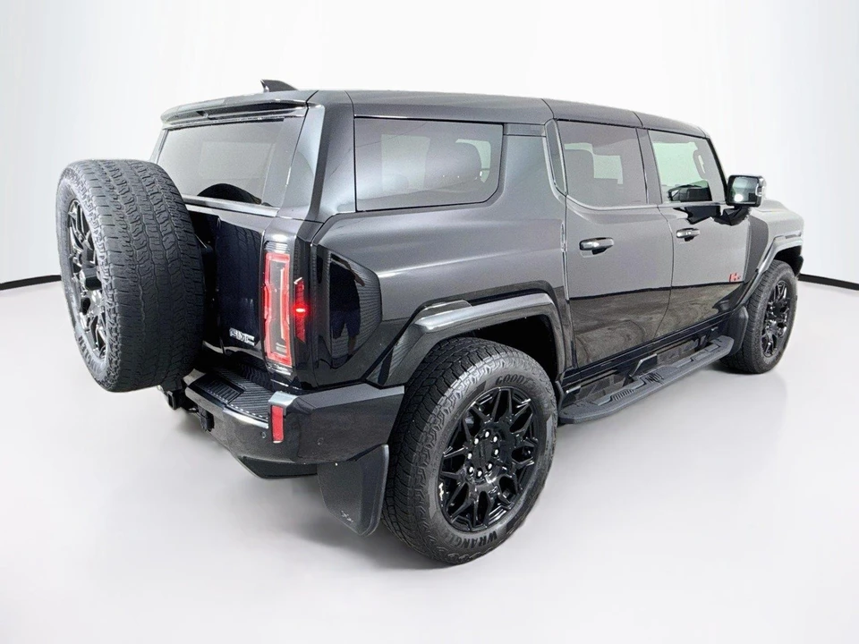 2024 GMC Hummer EV - Image 5 of 31