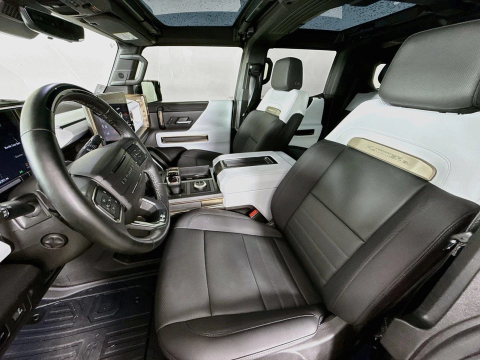 2024 GMC Hummer EV - Image 9 of 31