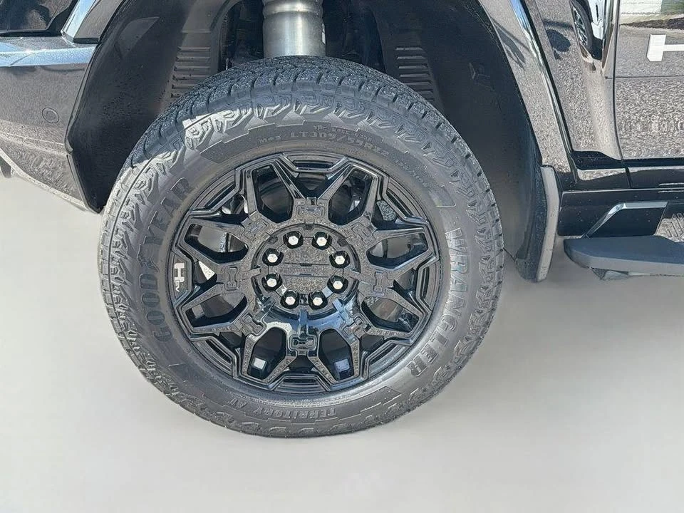2024 GMC Hummer EV - Image 20 of 20
