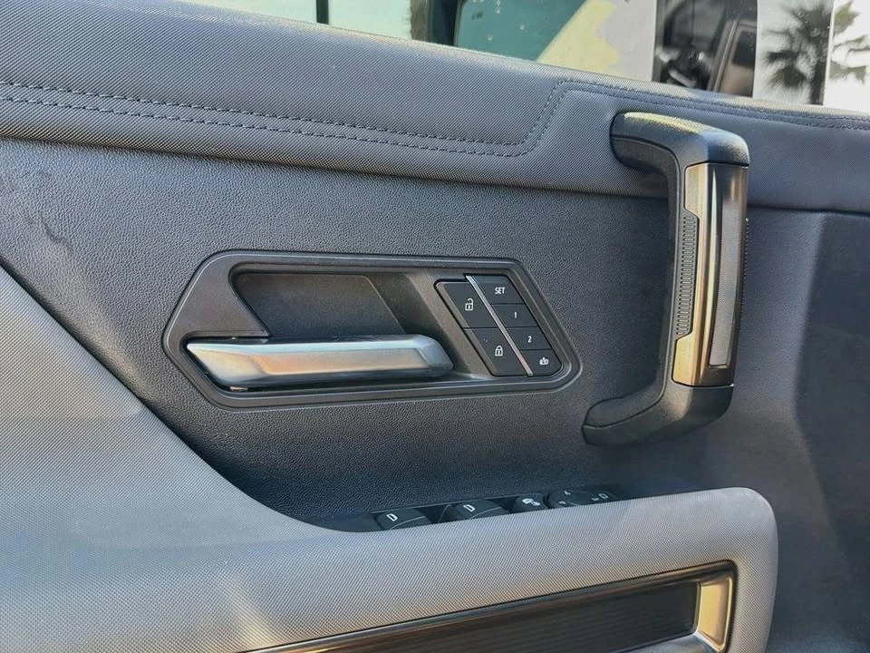 2024 GMC Hummer EV - Image 9 of 20