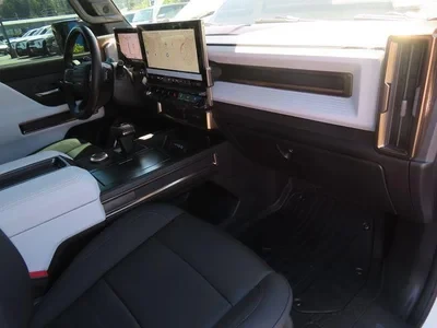 2024 GMC Hummer EV - Image 9 of 9