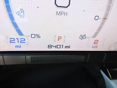 2024 GMC Hummer EV - Image 6 of 9