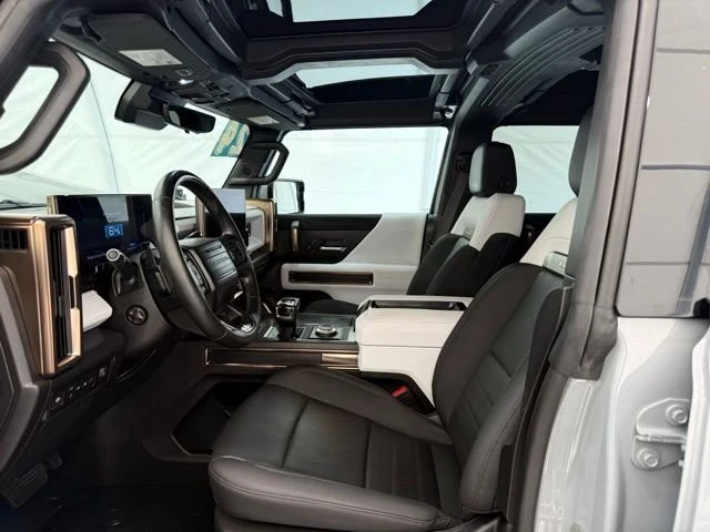 2024 GMC Hummer EV - Image 17 of 20