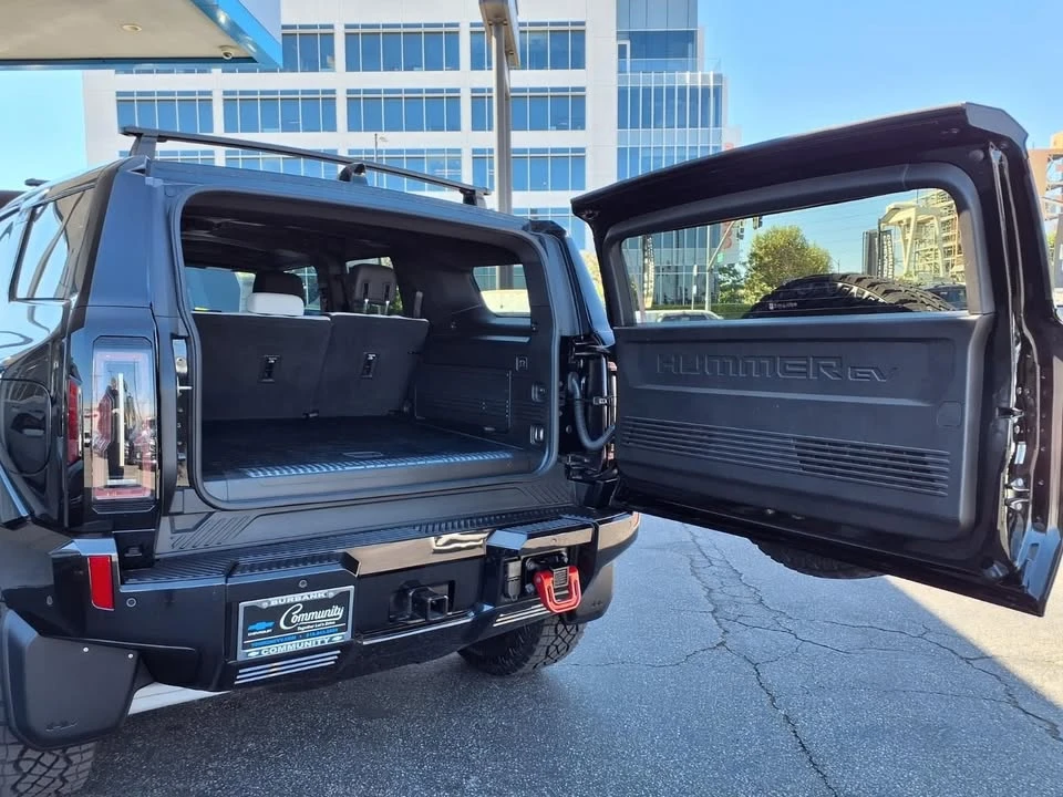 2024 GMC Hummer EV - Image 7 of 18