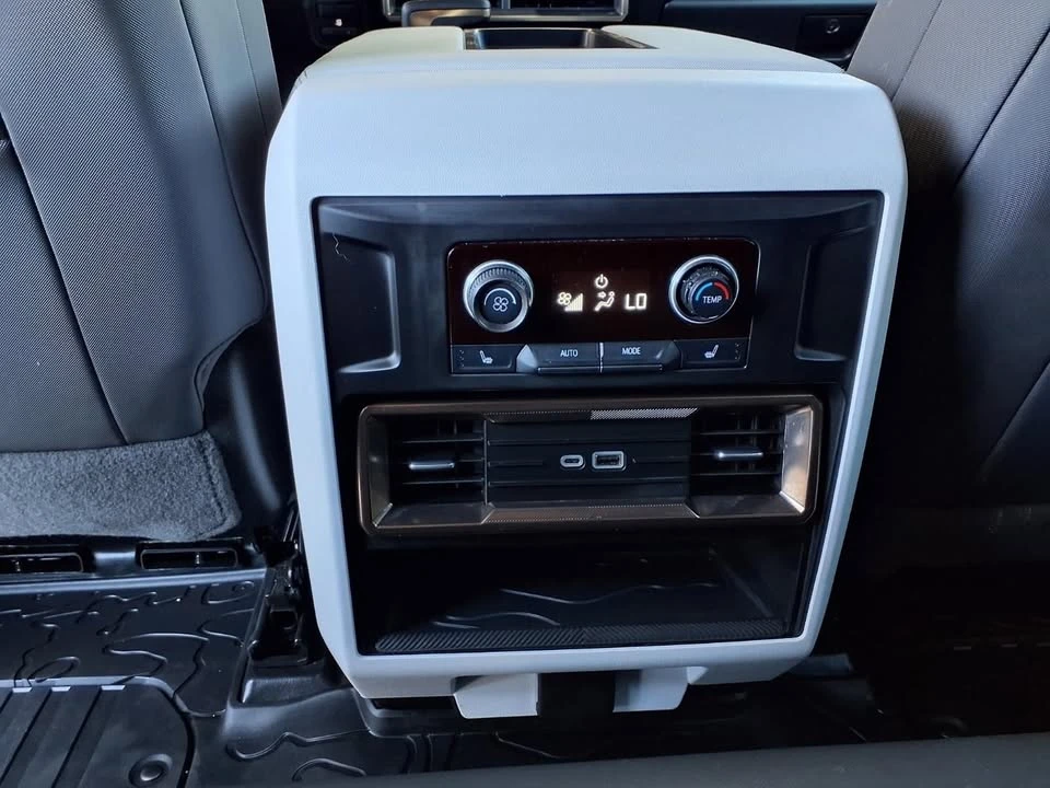 2024 GMC Hummer EV - Image 12 of 18