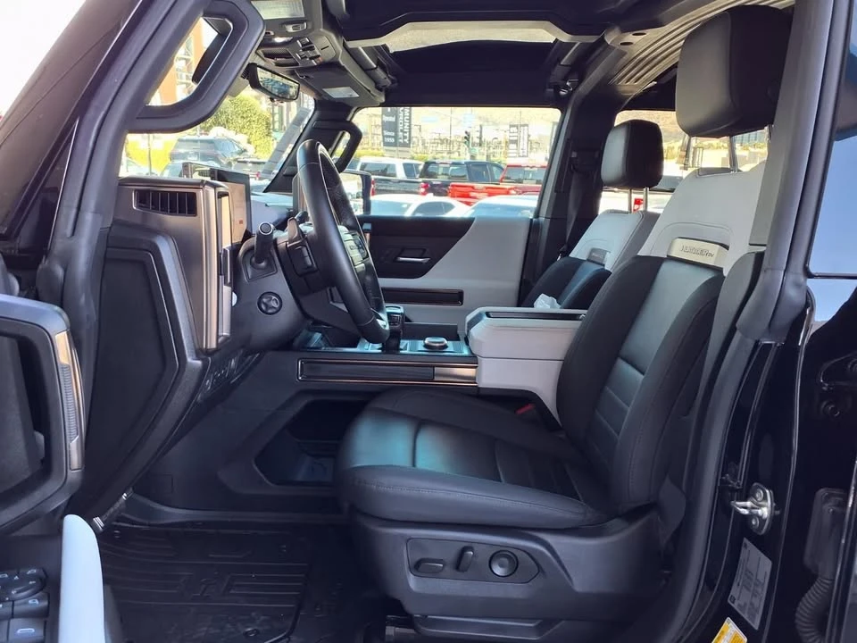 2024 GMC Hummer EV - Image 16 of 18