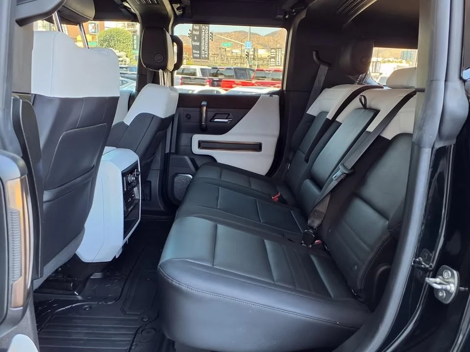 2024 GMC Hummer EV - Image 11 of 18