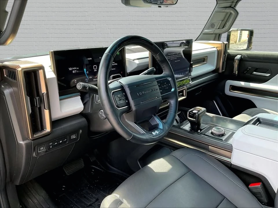 2024 GMC Hummer EV - Image 11 of 18