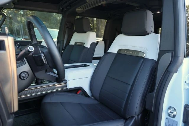 2024 GMC Hummer EV - Image 12 of 21