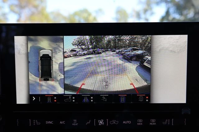 2024 GMC Hummer EV - Image 19 of 21