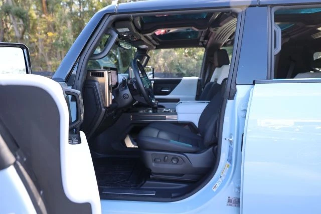 2024 GMC Hummer EV - Image 9 of 12