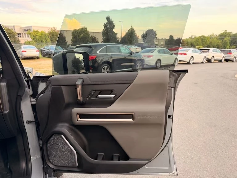 2024 GMC Hummer EV - Image 19 of 20