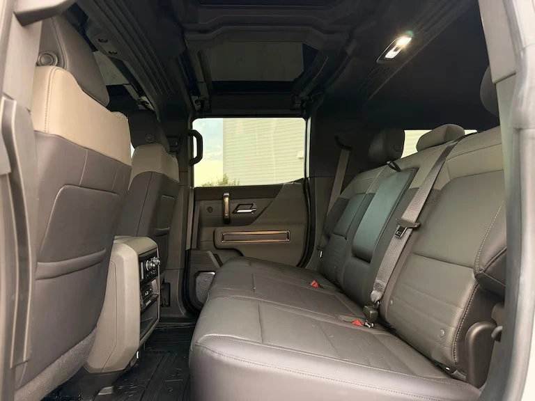 2024 GMC Hummer EV - Image 16 of 20