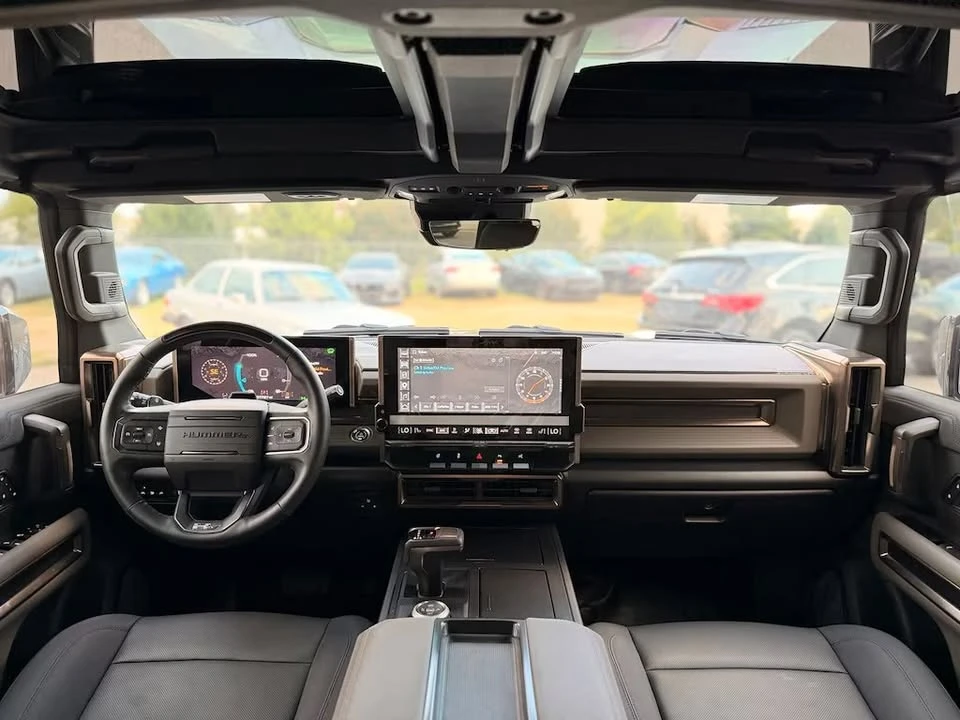 2024 GMC Hummer EV - Image 17 of 20