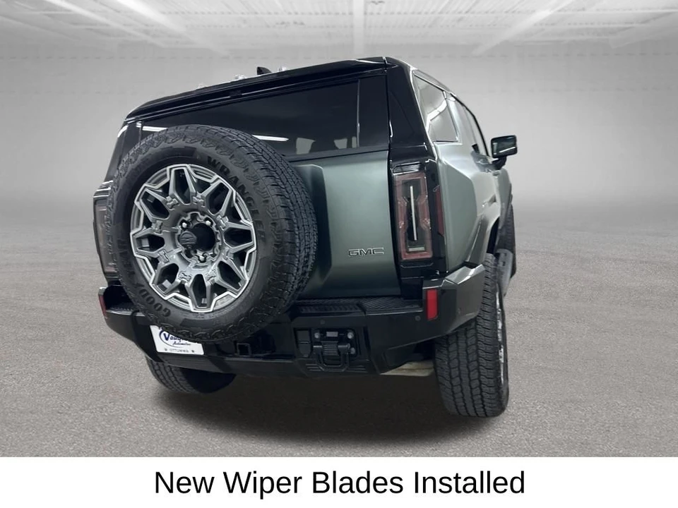 2024 GMC Hummer EV - Image 12 of 31