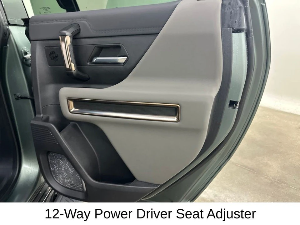 2024 GMC Hummer EV - Image 25 of 31