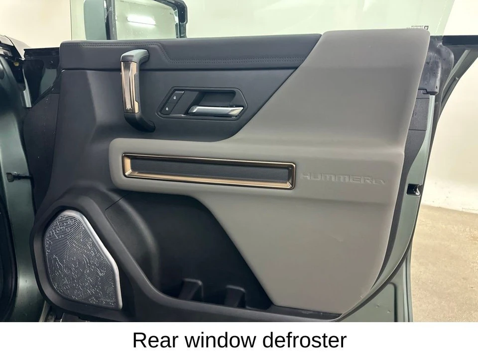 2024 GMC Hummer EV - Image 21 of 31