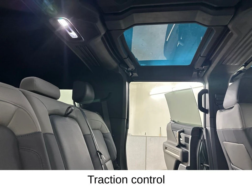 2024 GMC Hummer EV - Image 28 of 31