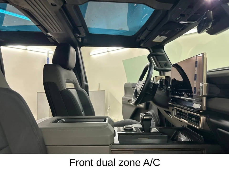 2024 GMC Hummer EV - Image 23 of 31