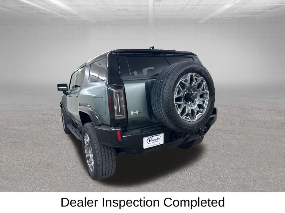 2024 GMC Hummer EV - Image 9 of 31