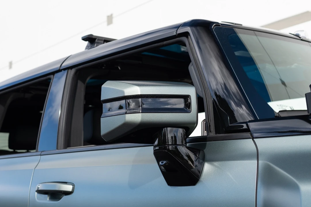 2024 GMC Hummer EV - Image 10 of 21