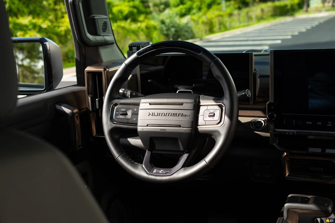 2024 GMC Hummer EV - Image 6 of 21