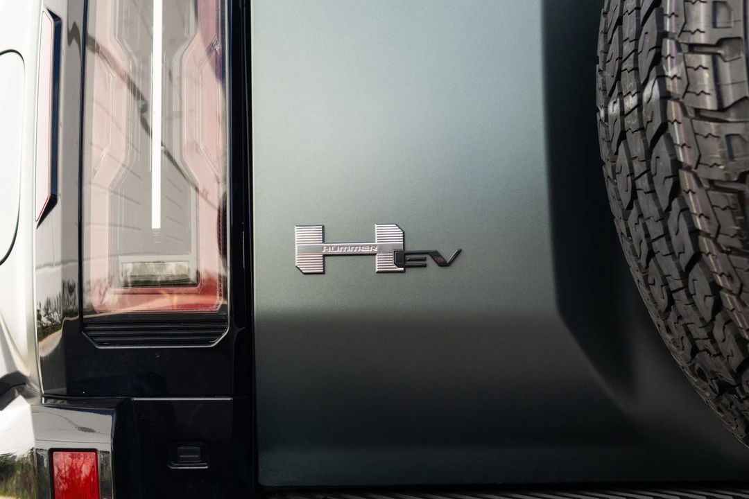 2024 GMC Hummer EV - Image 21 of 21