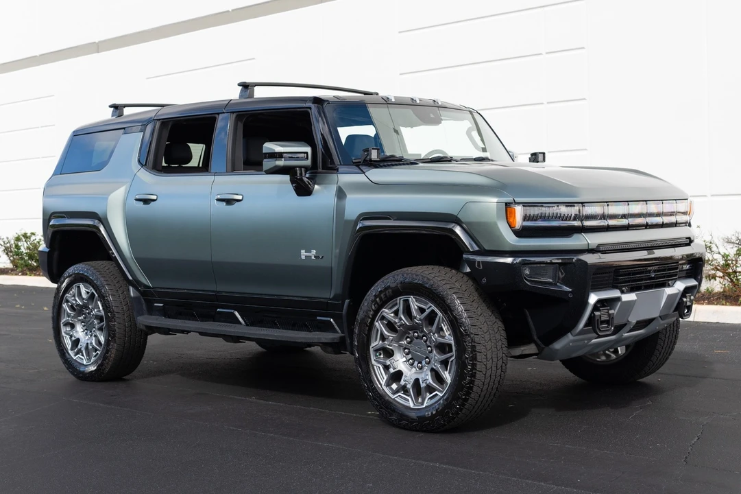 2024 GMC Hummer EV - Image 4 of 21