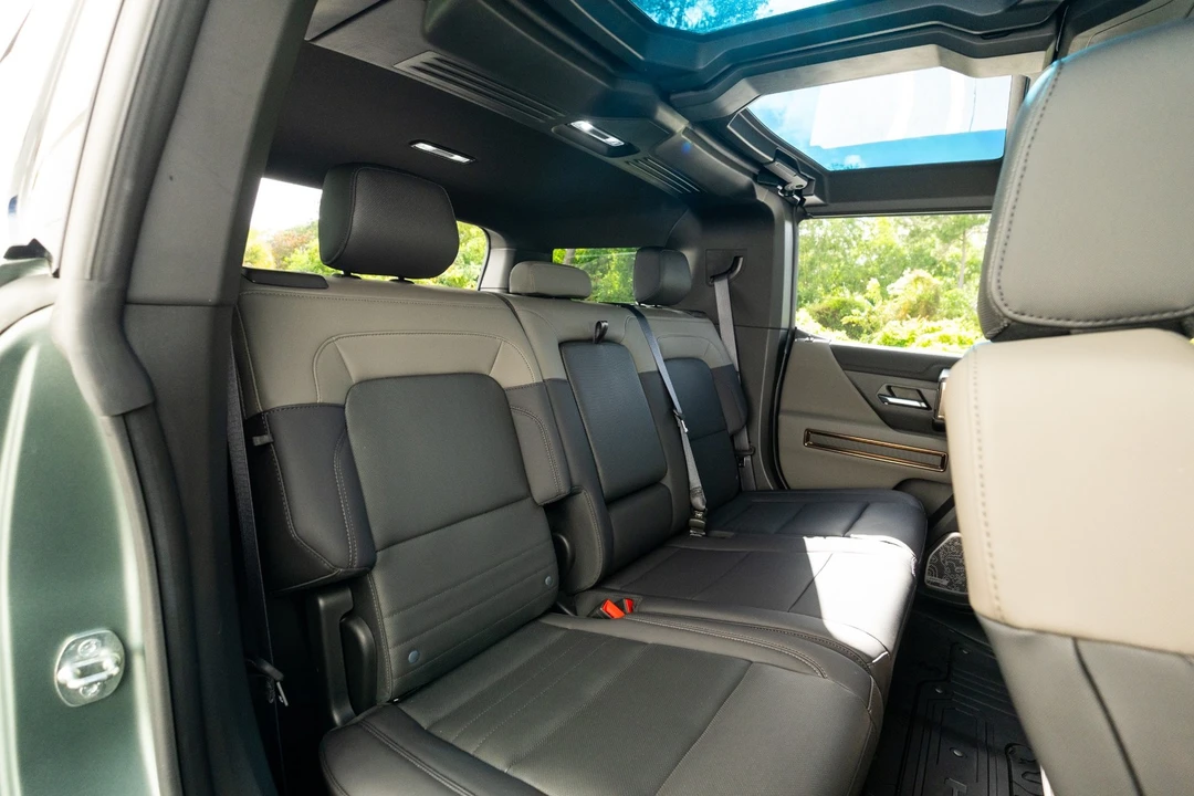 2024 GMC Hummer EV - Image 8 of 21