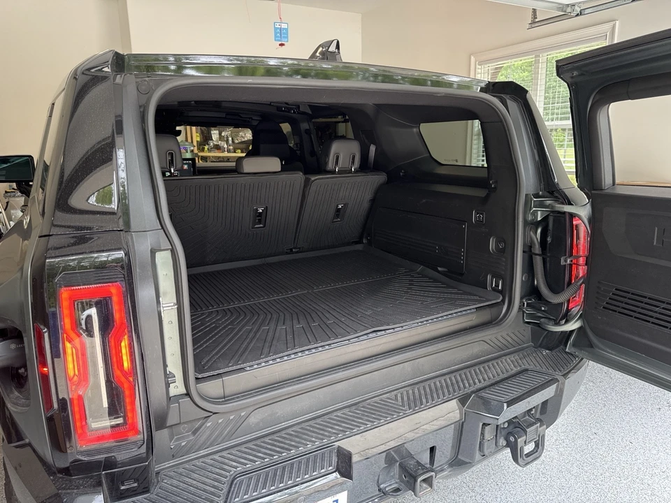 2024 GMC Hummer EV - Image 27 of 31