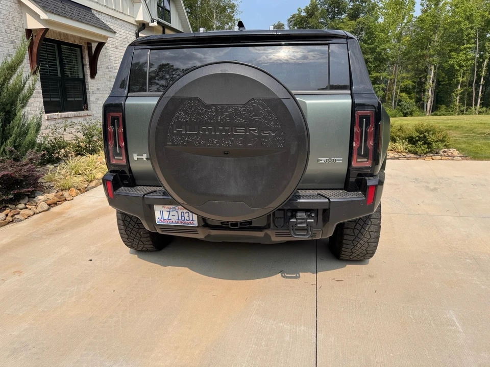 2024 GMC Hummer EV - Image 13 of 31