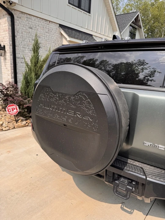 2024 GMC Hummer EV - Image 15 of 31