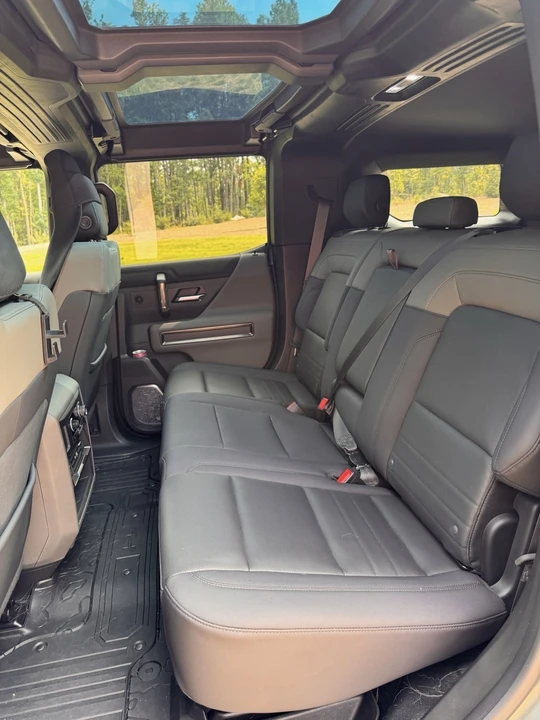 2024 GMC Hummer EV - Image 30 of 31